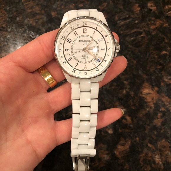 authentic CHANEL ceramic J12 watch!🤍 - Picture 1 of 3
